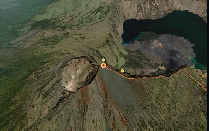 The summit of Rinjani in 3D terrain, the crater lake behind it, the route as a line to the top